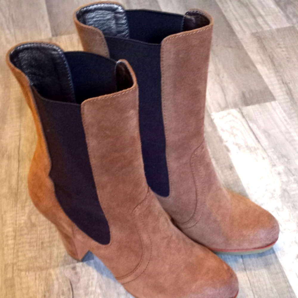 Talbot's brown suede leather boots. Sz 7 woman's. NWT